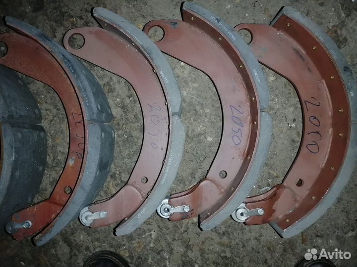 Колодка с накл. с роликом н/о паз