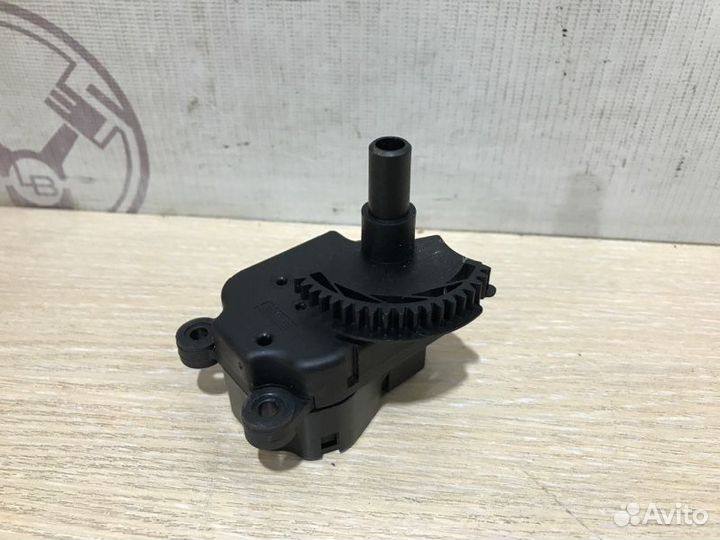 Моторчик привода заслонки печки Peugeot 3008 0U