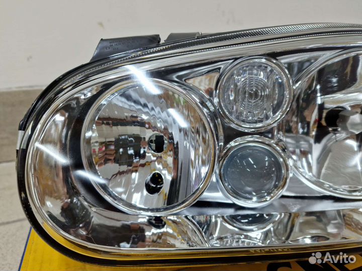 Фара передняя левая с птф VW Golf 4 1997-2006