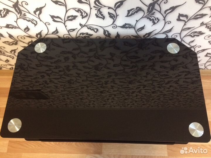 Стеклянная тумба