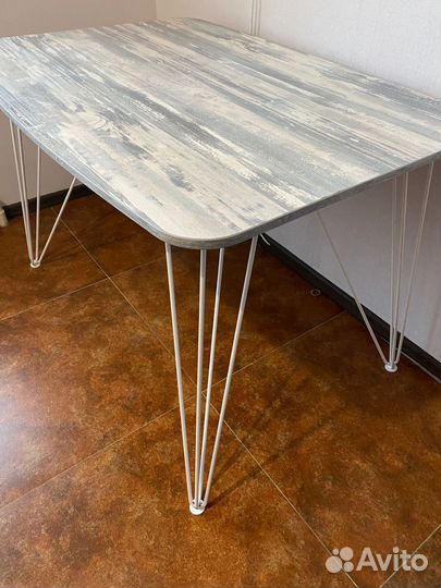 Кухонный стол