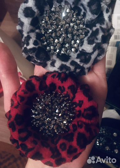 Брошь новая