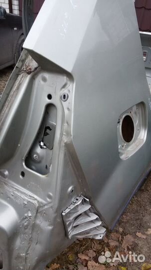 Рено сандеро четверть задняя