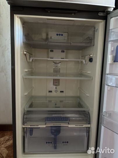 Холодильник Whirlpool