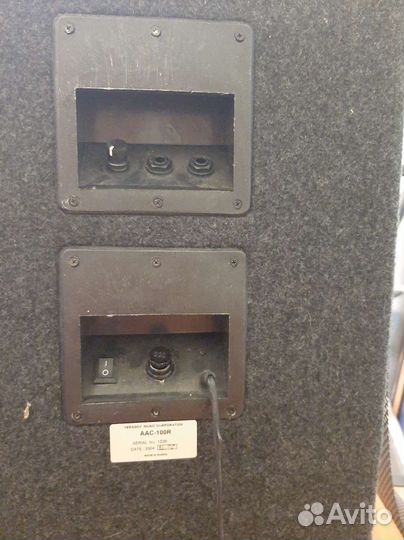 Студийная колонка