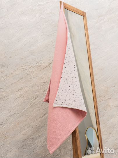 Розовое полотенце детское с капюшоном муслиновое