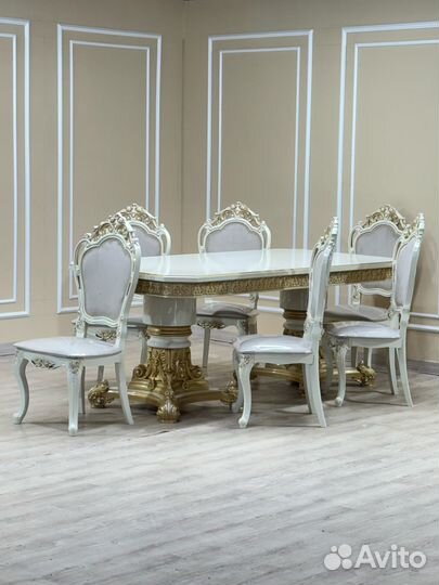 Стол и стулья