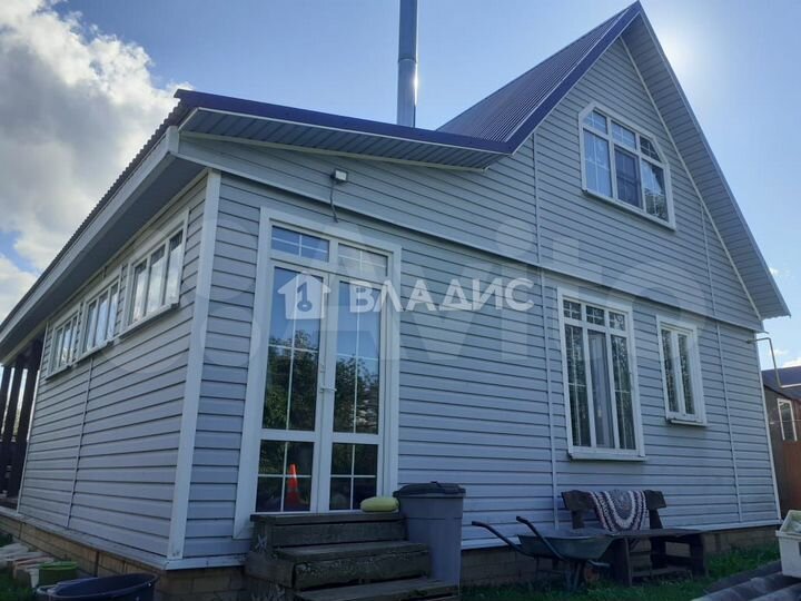 Дом 200 м² на участке 16,3 сот.