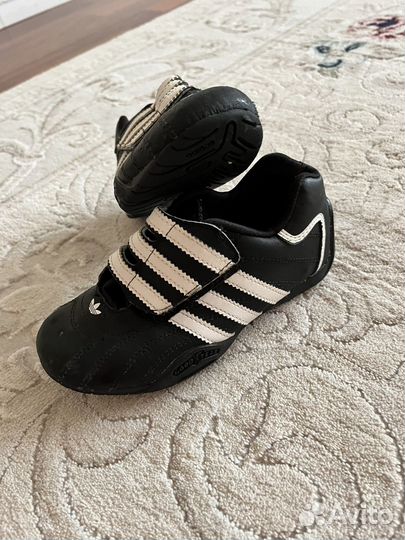 Кроссовки adidas