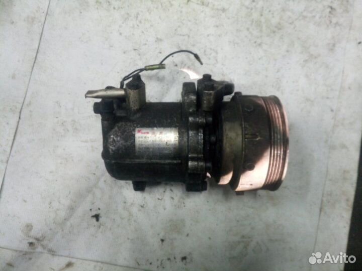 Компрессор кондиционера Mitsubishi Delica PD8W