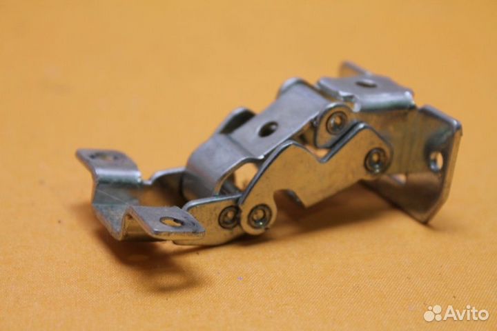 Завес (петля) люка Ariston C00064541 бу. 3625