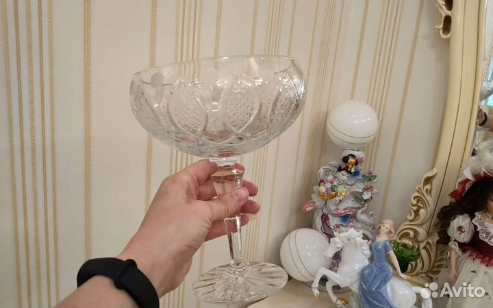 Ваза для конфет на ножке хрустальная большая