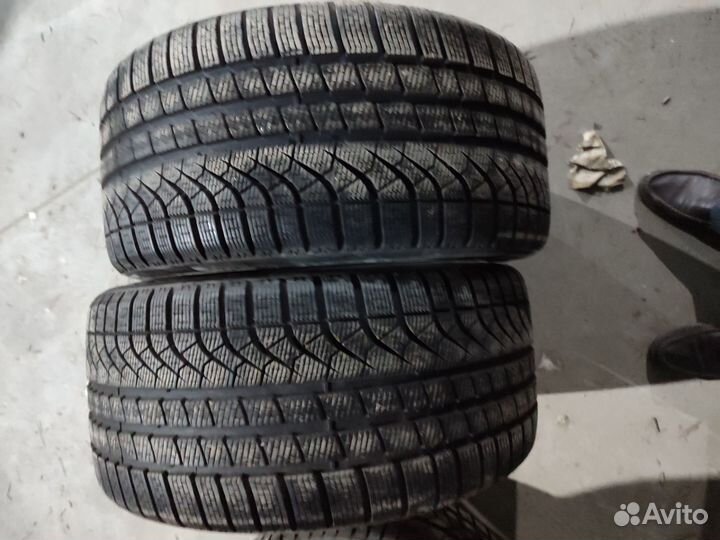 Pirelli P Zero Winter 295/30 R21