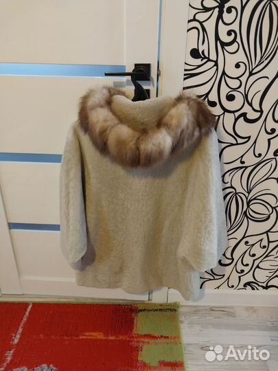 Шуба мутоновая с капюшоном 52 54 размер