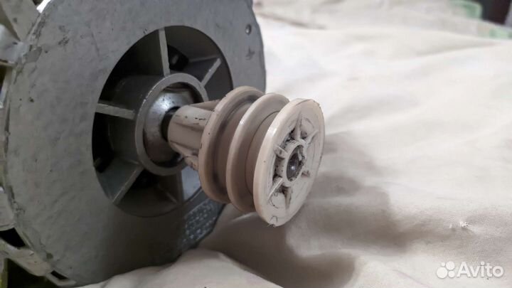 Двигатель от стиральной машинки. Дасм-2У4