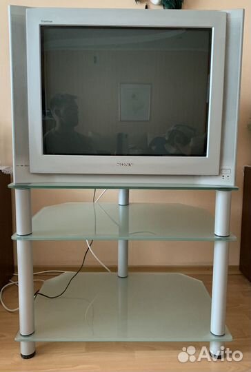 Стеклянная тумба под тв с телевизором