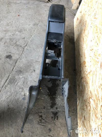 Консоль кпп бардачок между сидений Nissan Murano