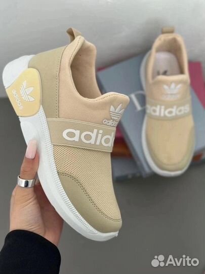 Кроссовки adidas 3 цвета