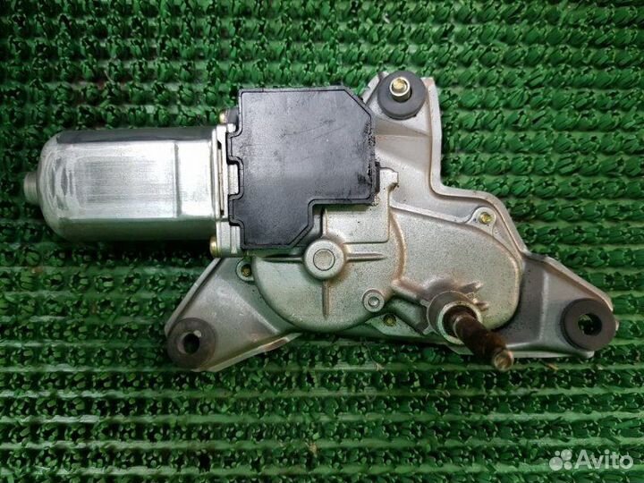 Моторчик дворника задний Toyota Noah AZR60