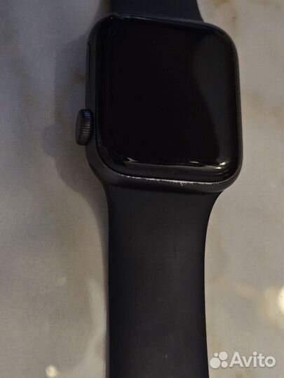 Apple watch SE 40mm + чехол