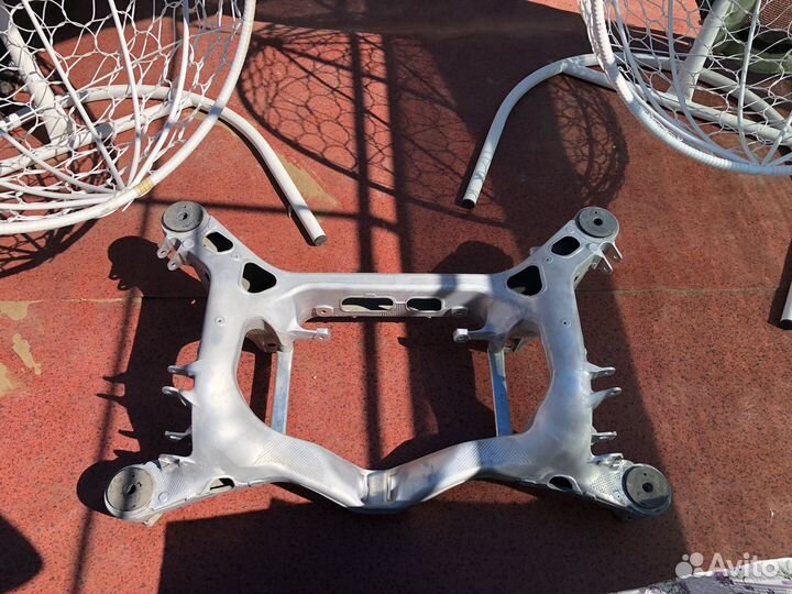 Подрамник задний porshe panamera