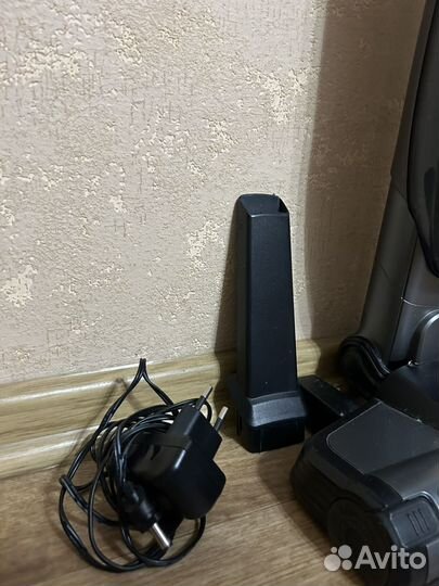 Беспроводной вертикальный пылесос Bosch