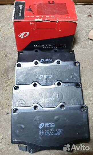 Тормозные колодки Toyota Land Cruiser 70/80/90