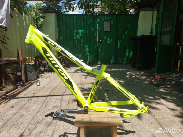 Рама от велосипеда totem 26-121 с педалями