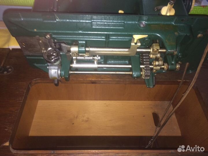 Продам швейную машинку