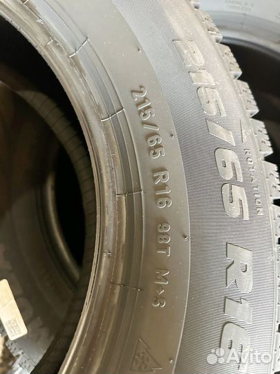 Pirelli Formula Ice 215/65 R16 98T