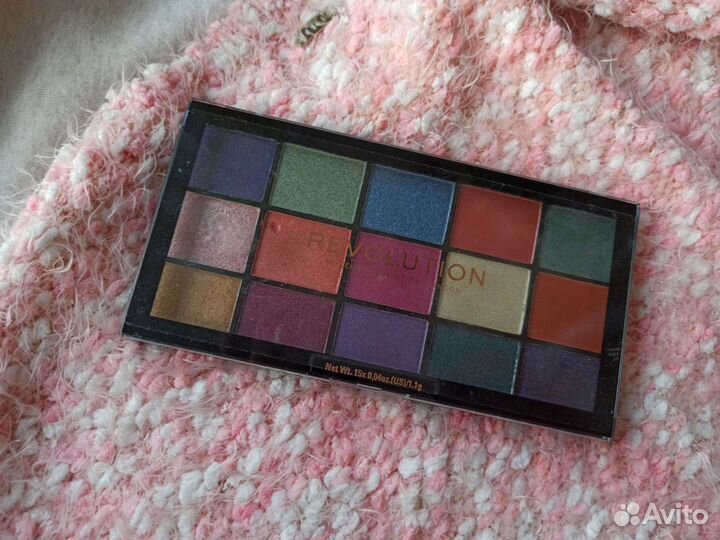Палетка теней от revolution