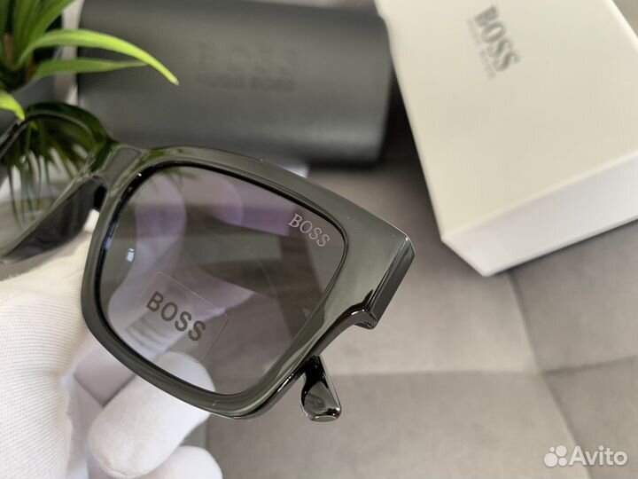 Очки Hugo Boss солнцезащитные