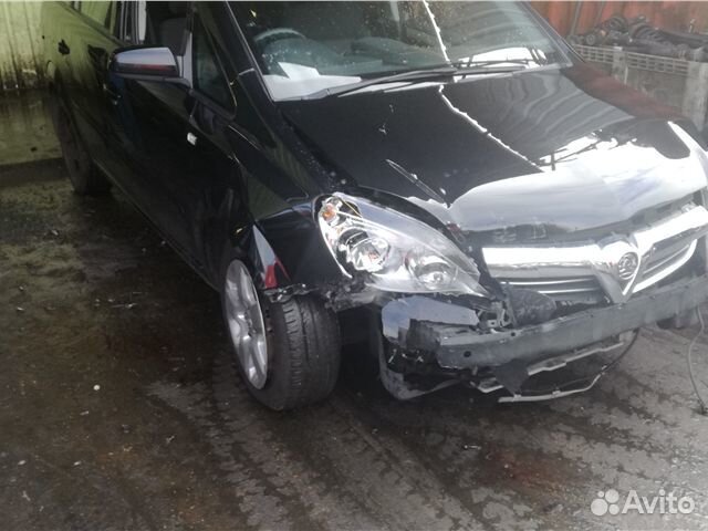 Разбор на запчасти Opel Zafira B 2005-2012
