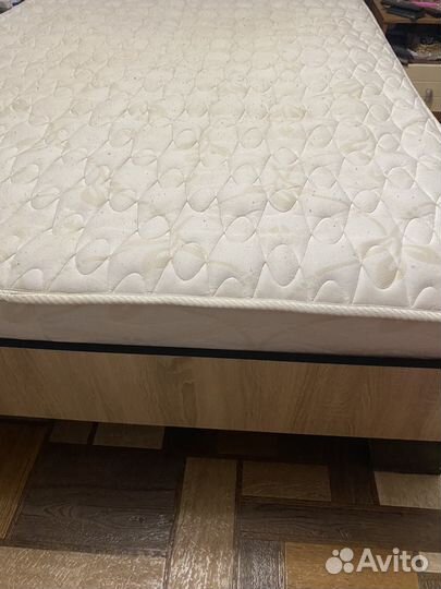 Матрас 140х200 пружинный бу
