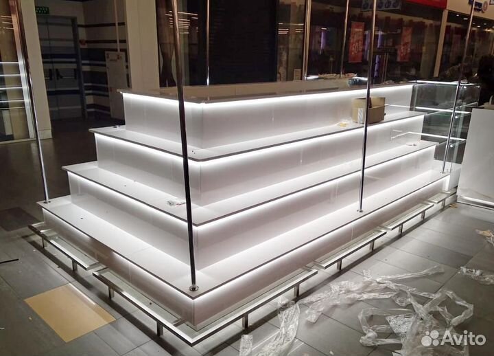 Торговый остров для аксессуаров