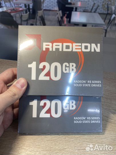 SSD Radeon. 128 GB