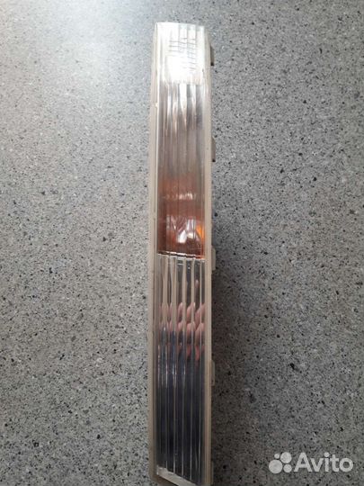 Поворотник в бампер на Volkswagen passat b6