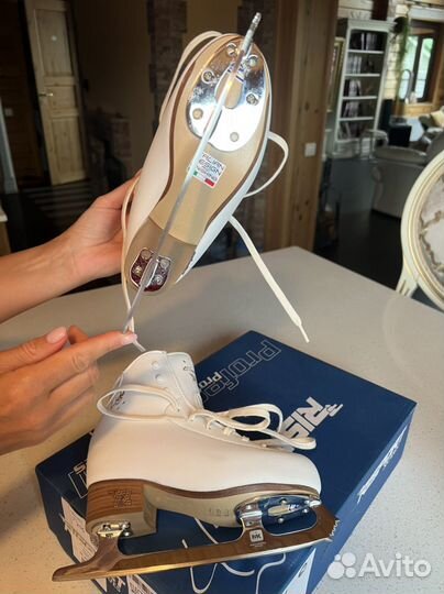 Фигурные коньки risport