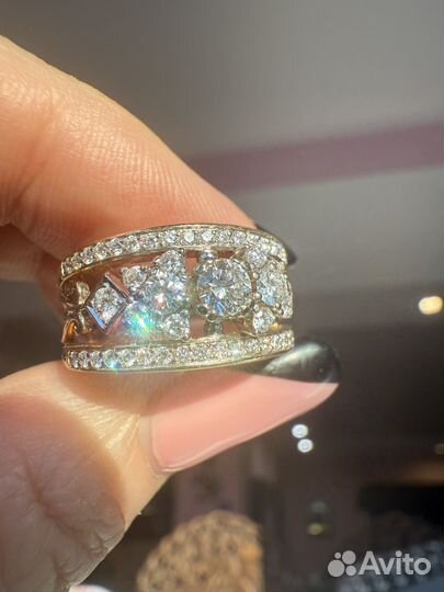 Золотое кольцо с природными бриллиантами 750пр