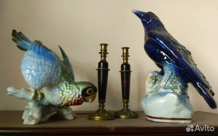 Попугай из форфора