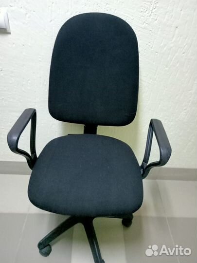 Офисное кресло 