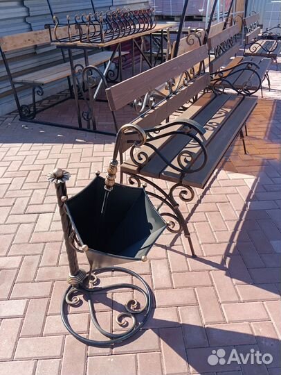 Кованная цветочница