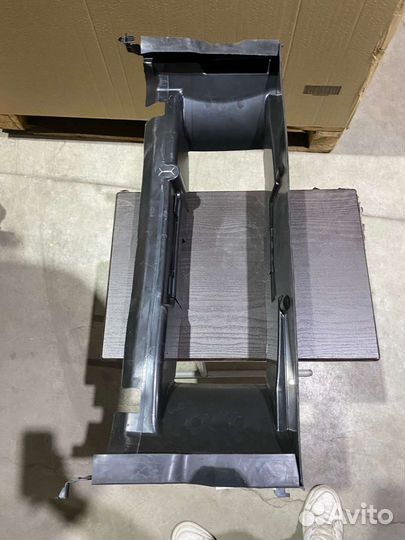 Патрубок воздухозаборника 51748054228