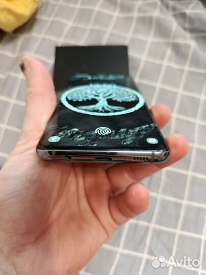 Samsung Galaxy S10, 8/128 ГБ