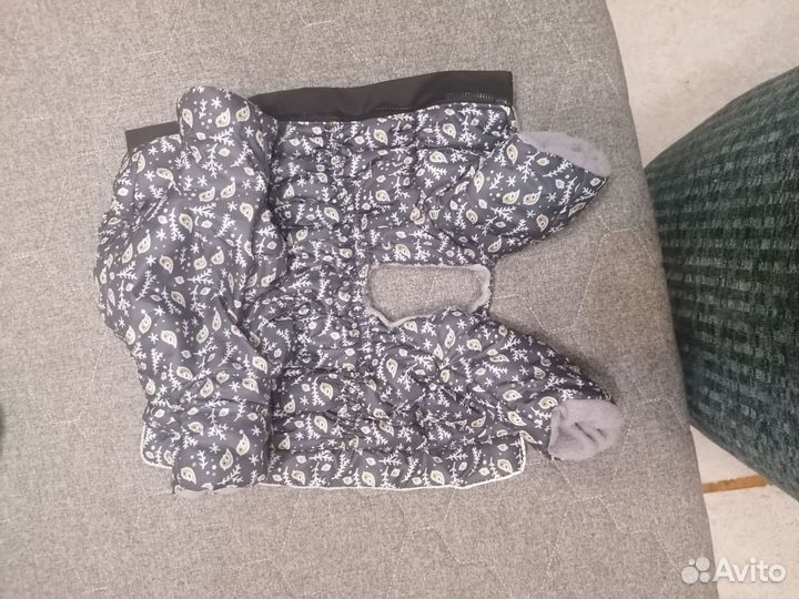 Зимний комбинезон для маленькой собаки