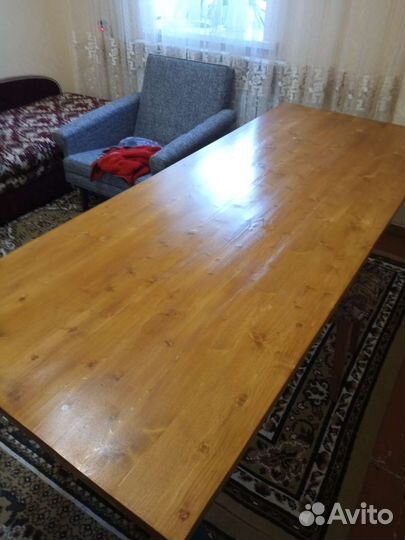 Стол обеденный