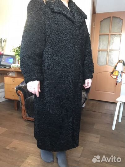 Шуба каракулевая