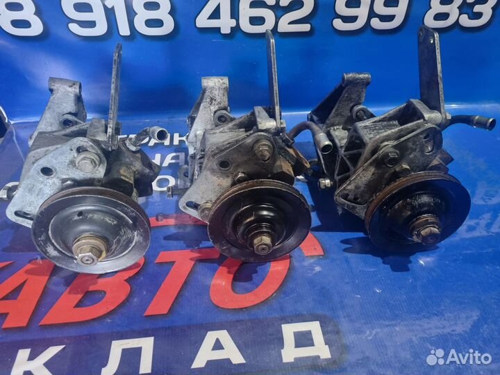 Насос гура Mercedes Benz T1 207 OM 616 OM 617