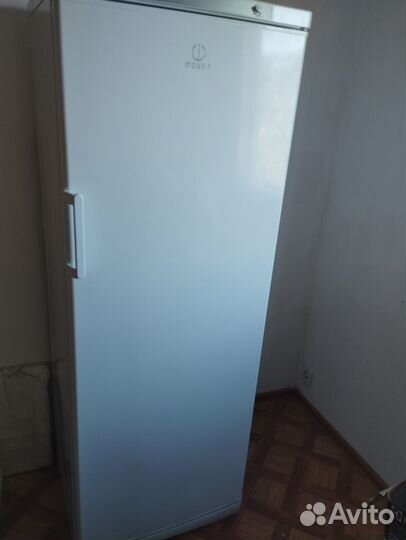 Морозильная камера indesit два года работала