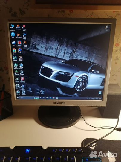 Монитор Samsung